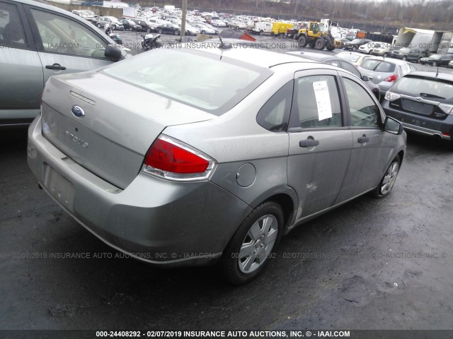 1FAHP34N78W179836 - 2008 FORD FOCUS S/SE SILVER photo 4