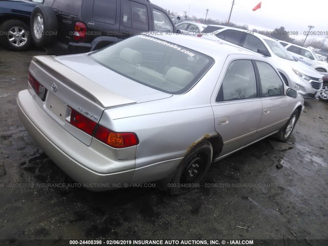 4T1BG22KX1U070920 - 2001 TOYOTA CAMRY CE/LE/XLE 棕色 照片 4