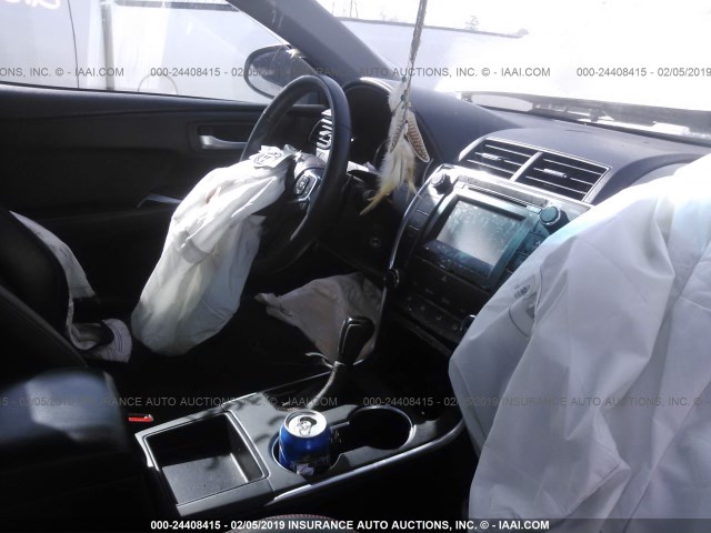 4T1BF1FK1HU306369 - 2017 TOYOTA CAMRY LE/XLE/SE/XSE 金色 照片 5