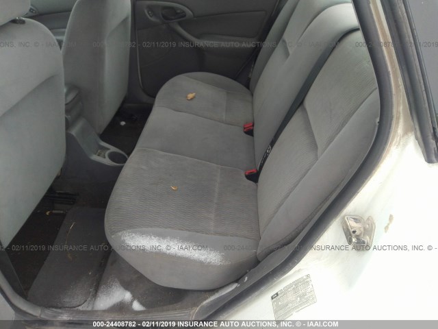 1FAFP34341W218474 - 2001 FORD FOCUS SE/SE SPORT WHITE photo 8