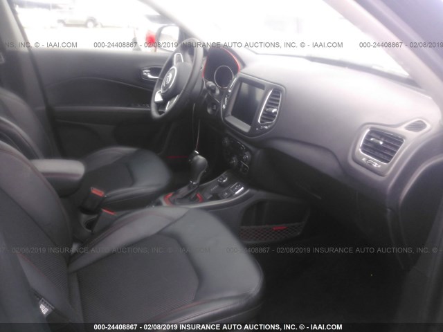 3C4NJDDB2JT451568 - 2018 JEEP COMPASS TRAILHAWK GRAY photo 5