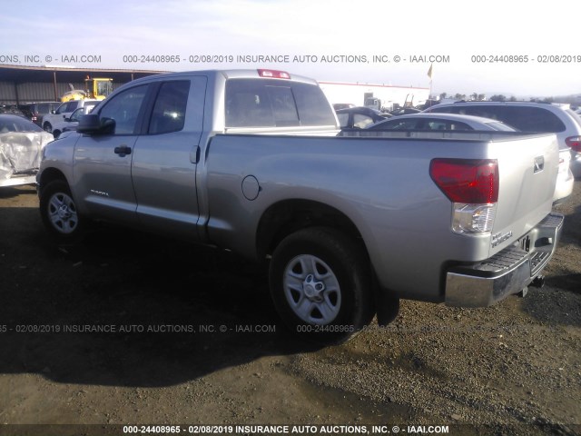 5TFRM5F14DX061261 - 2013 TOYOTA TUNDRA DOUBLE CAB SR5 SILVER photo 3