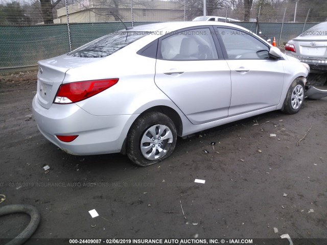 KMHCT4AE4GU092475 - 2016 HYUNDAI ACCENT SE SILVER photo 4