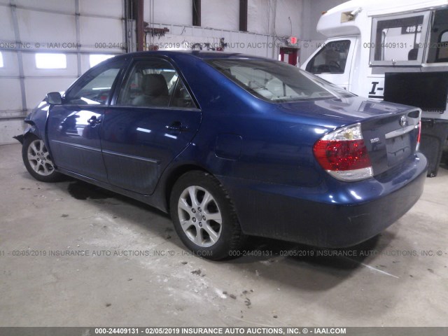 4T1BE32K45U401041 - 2005 TOYOTA CAMRY LE/XLE/SE BLUE photo 3