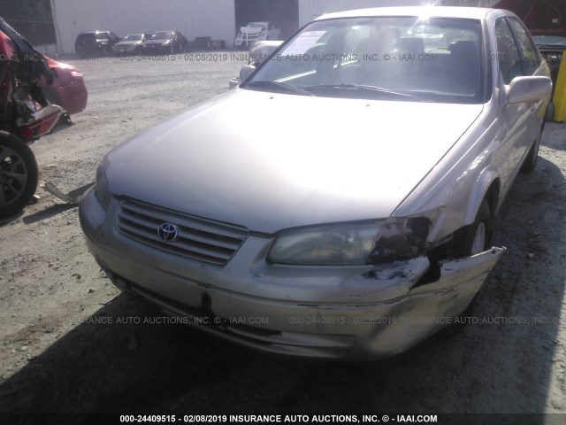 4T1BG22K5WU854249 - 1998 TOYOTA CAMRY CE/LE/XLE GOLD photo 6