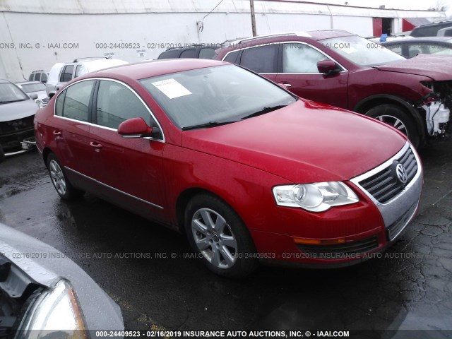 WVWUK73C68E066187 - 2008 VOLKSWAGEN PASSAT TURBO RED photo 1