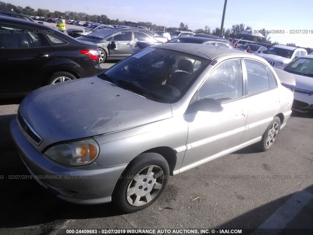 KNADC123726149265 - 2002 KIA RIO SILVER photo 2