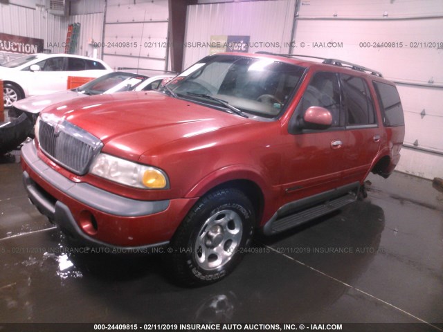 5LMFU28L7WLJ03912 - 1998 LINCOLN NAVIGATOR RED photo 2