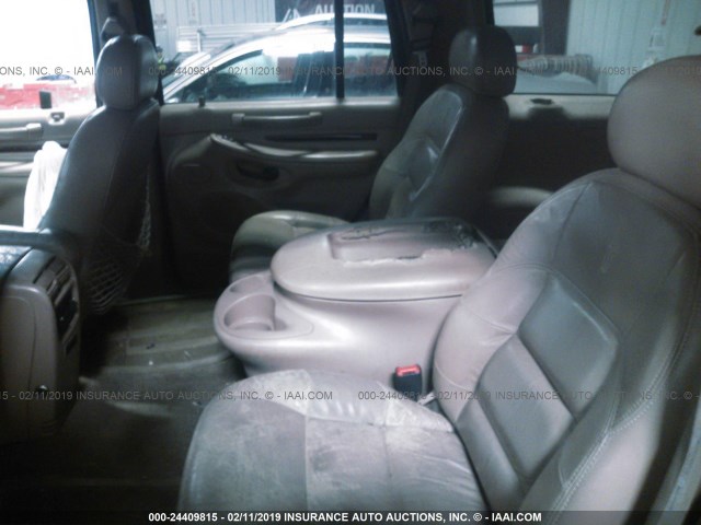 5LMFU28L7WLJ03912 - 1998 LINCOLN NAVIGATOR RED photo 8