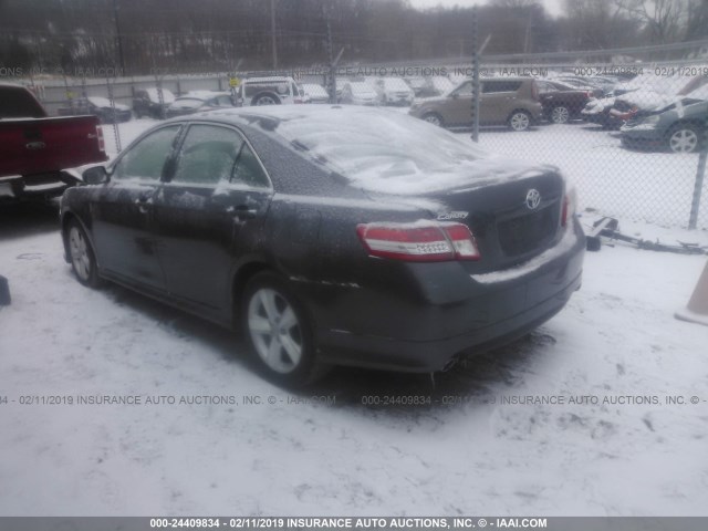 4T1BF3EK5BU726950 - 2011 TOYOTA CAMRY SE/LE/XLE 灰色 照片 3