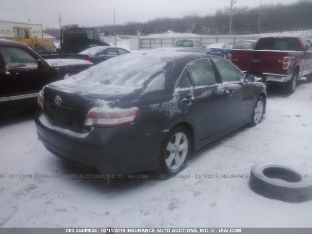 4T1BF3EK5BU726950 - 2011 TOYOTA CAMRY SE/LE/XLE 灰色 照片 4