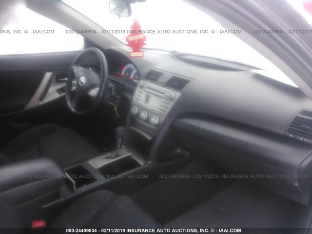 4T1BF3EK5BU726950 - 2011 TOYOTA CAMRY SE/LE/XLE 灰色 照片 5