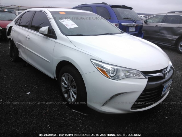 4T4BF1FK2GR535552 - 2016 TOYOTA CAMRY LE/XLE/SE/XSE თეთრი ფოტო 1