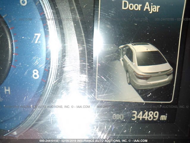 4T4BF1FK2GR535552 - 2016 TOYOTA CAMRY LE/XLE/SE/XSE თეთრი ფოტო 7