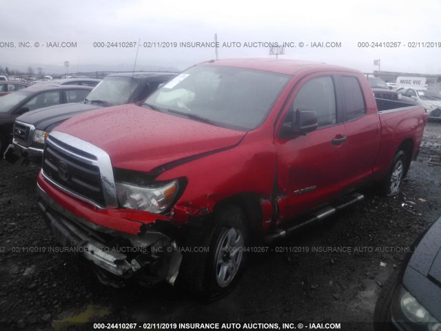 5TFUM5F14DX040257 - 2013 TOYOTA TUNDRA DOUBLE CAB SR5 RED photo 2