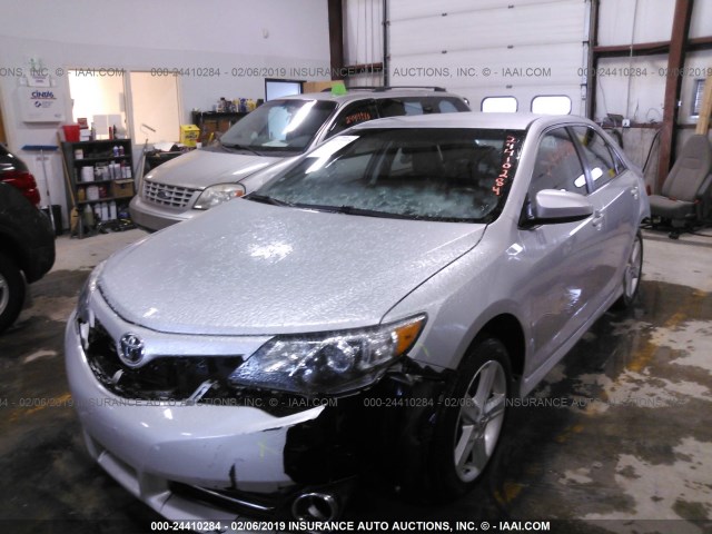 4T1BF1FK5EU827798 - 2014 TOYOTA CAMRY L/SE/LE/XLE 黑色 照片 2