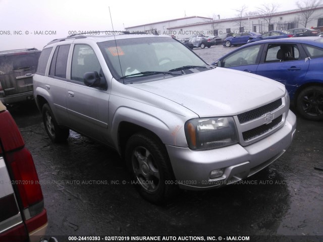 1GNDT13S882131938 - 2008 CHEVROLET TRAILBLAZER LS/LT SILVER photo 1