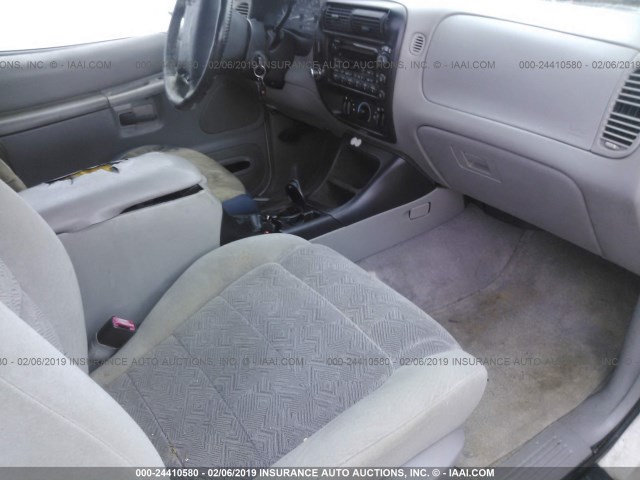 1FMYU22E9WUC67940 - 1998 FORD EXPLORER WHITE photo 5