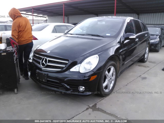 4JGCB2FE3AA104804 - 2010 MERCEDES-BENZ R 350 BLUETEC BLACK photo 2