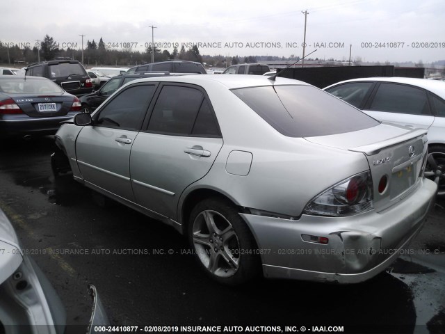 JTHBD192550095958 - 2005 LEXUS IS 300 SILVER photo 3