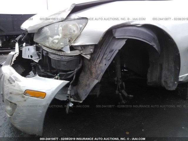 JTHBD192550095958 - 2005 LEXUS IS 300 SILVER photo 6