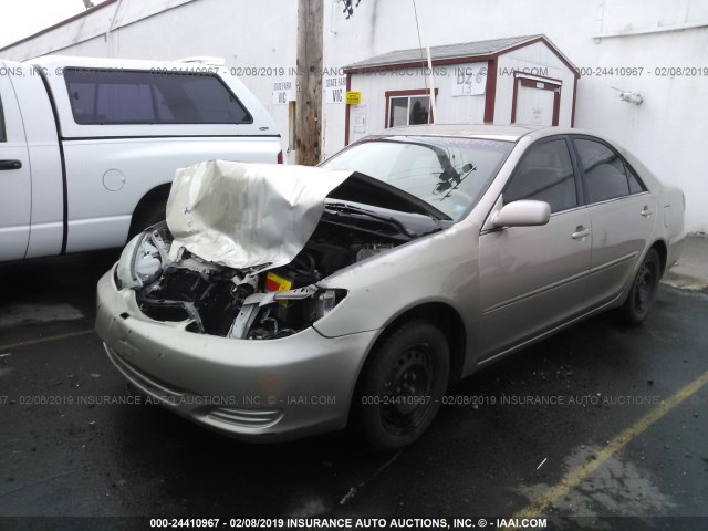 4T1BE32K13U733998 - 2003 TOYOTA CAMRY LE/XLE/SE GOLD photo 2