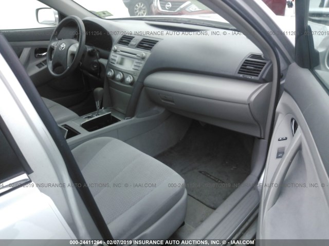 4T1BF3EK9AU571480 - 2010 TOYOTA CAMRY SE/LE/XLE 银色 照片 5