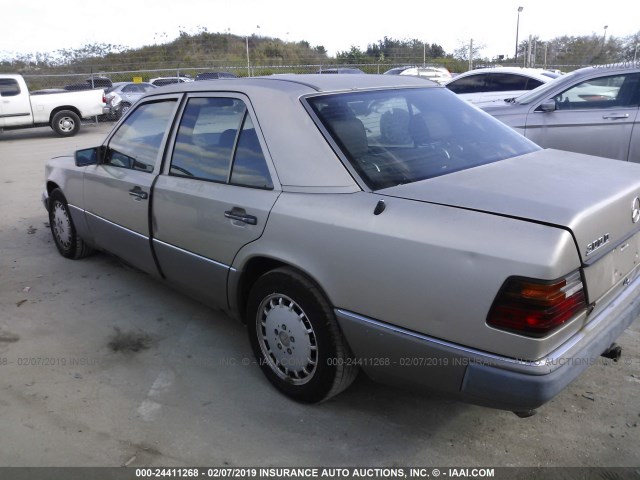 WDBEB28E4PB969888 - 1993 MERCEDES-BENZ 300 D TAN photo 3