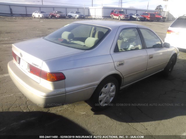 4T1BG22K01U059991 - 2001 TOYOTA CAMRY CE/LE/XLE TAN photo 4