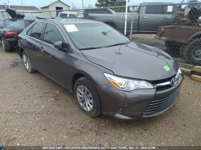 4T4BF1FK9GR574347 - 2016 TOYOTA CAMRY LE/XLE/SE/XSE 灰色 照片 1