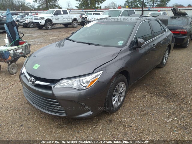 4T4BF1FK9GR574347 - 2016 TOYOTA CAMRY LE/XLE/SE/XSE 灰色 照片 2