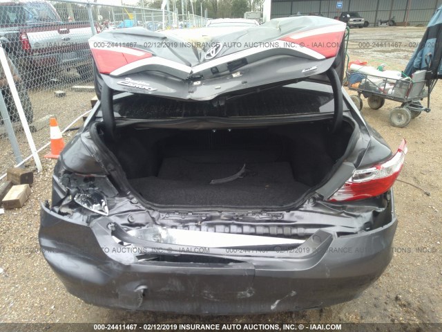 4T4BF1FK9GR574347 - 2016 TOYOTA CAMRY LE/XLE/SE/XSE 灰色 照片 6