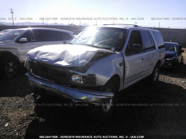 1FMPU16L0YLB42705 - 2000 FORD EXPEDITION XLT SILVER photo 2