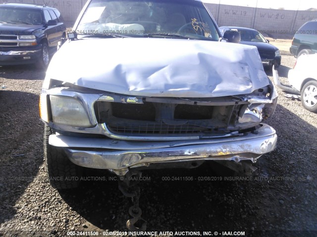 1FMPU16L0YLB42705 - 2000 FORD EXPEDITION XLT SILVER photo 6