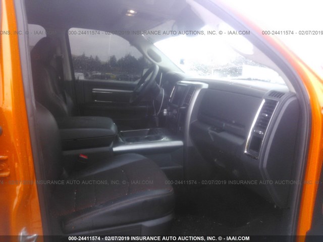 1C6RR7MT9HS570841 - 2017 RAM 1500 SPORT ORANGE photo 5