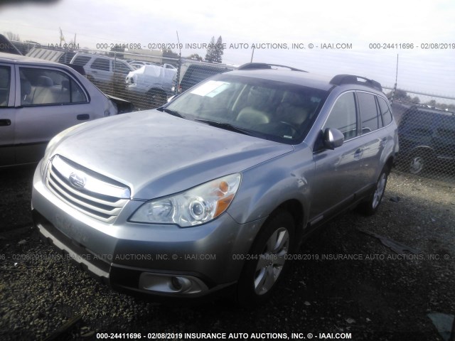 4S4BRBCC2B3418279 - 2011 SUBARU OUTBACK 2.5I PREMIUM SILVER photo 2