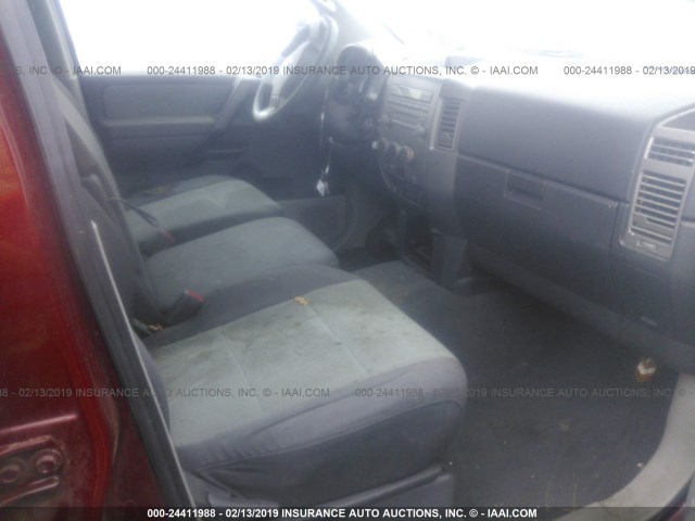 1N6AA07BX4N557710 - 2004 NISSAN TITAN XE/SE/LE RED photo 5