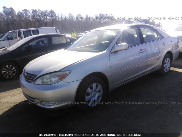 4T1BE30K94U796481 - 2004 TOYOTA CAMRY LE/XLE/SE SILVER photo 2