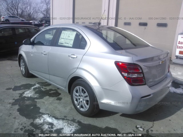1G1JB5SG2J4113456 - 2018 CHEVROLET SONIC LS 银色 照片 3