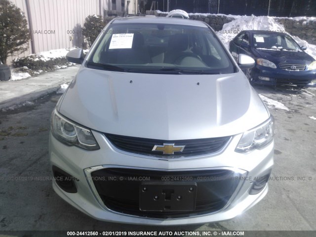 1G1JB5SG2J4113456 - 2018 CHEVROLET SONIC LS 银色 照片 6