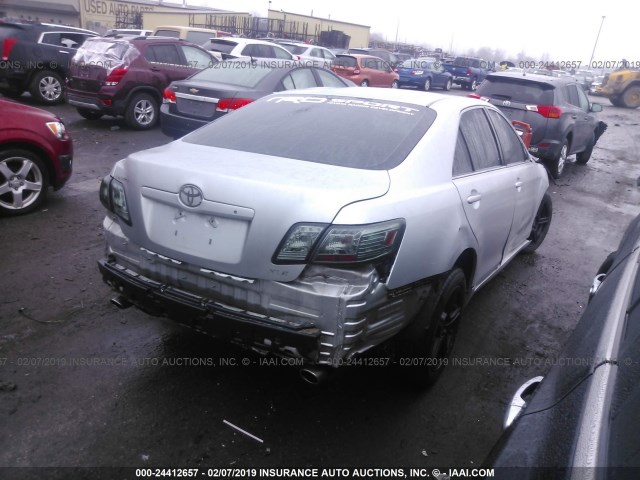 4T1BK46K67U043856 - 2007 TOYOTA CAMRY NEW GENERAT LE/XLE/SE SILVER photo 4