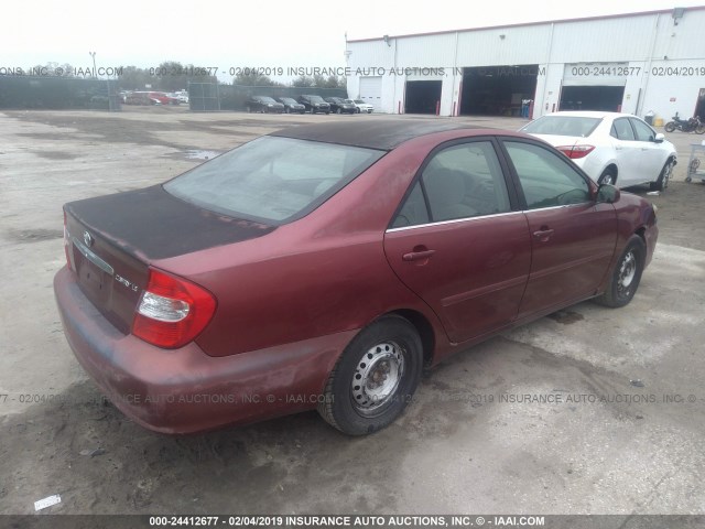 4T1BE32KX2U065987 - 2002 TOYOTA CAMRY LE/XLE/SE RED photo 4