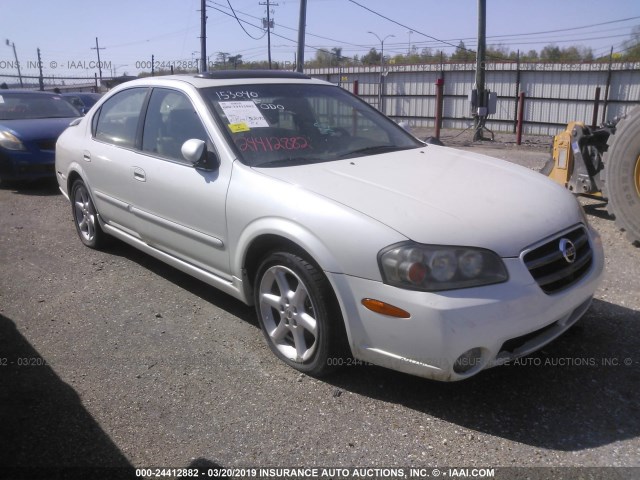 JN1DA31AX2T300821 - 2002 NISSAN MAXIMA GLE/SE WHITE photo 1