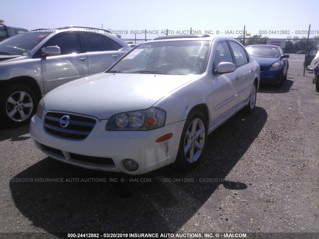 JN1DA31AX2T300821 - 2002 NISSAN MAXIMA GLE/SE WHITE photo 2