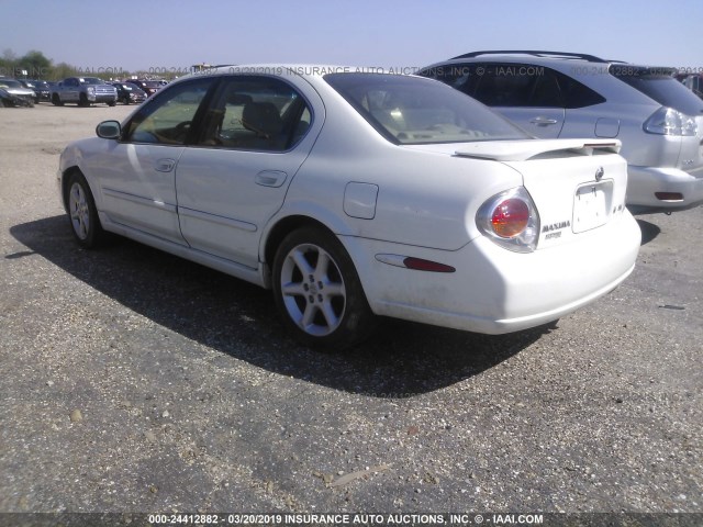 JN1DA31AX2T300821 - 2002 NISSAN MAXIMA GLE/SE WHITE photo 3