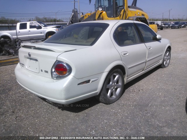 JN1DA31AX2T300821 - 2002 NISSAN MAXIMA GLE/SE WHITE photo 4