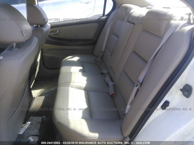 JN1DA31AX2T300821 - 2002 NISSAN MAXIMA GLE/SE WHITE photo 8