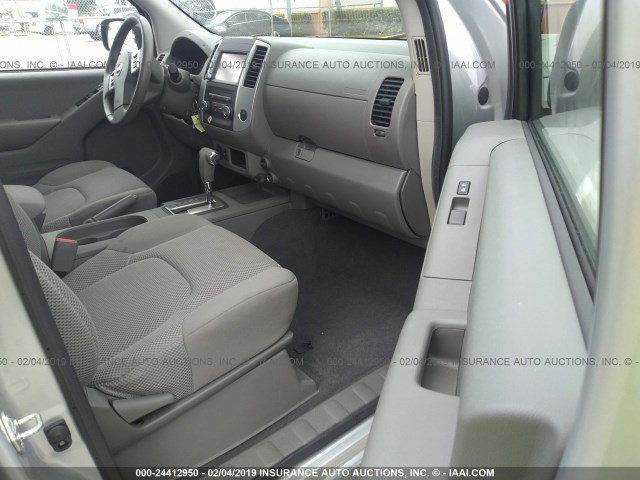 1N6AD0ER1KN717820 - 2019 NISSAN FRONTIER SILVER photo 5