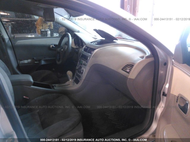 1G1ZA5E05A4101872 - 2010 CHEVROLET MALIBU LS SILVER photo 5