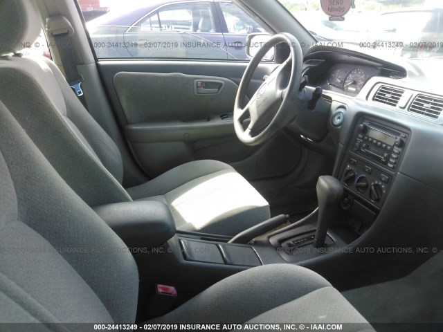 JT2BG22K310551015 - 2001 TOYOTA CAMRY CE/LE/XLE 棕色 照片 5